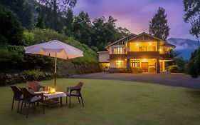 La Ipsing Farm By Stayvista - 3 Bhk Villa With Balcony, Mountain View, Indoor Games, And Pet Friendly